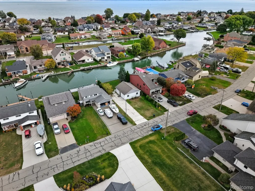 37752 Huron Pointe Drive Harrison Charter Township MI 48045