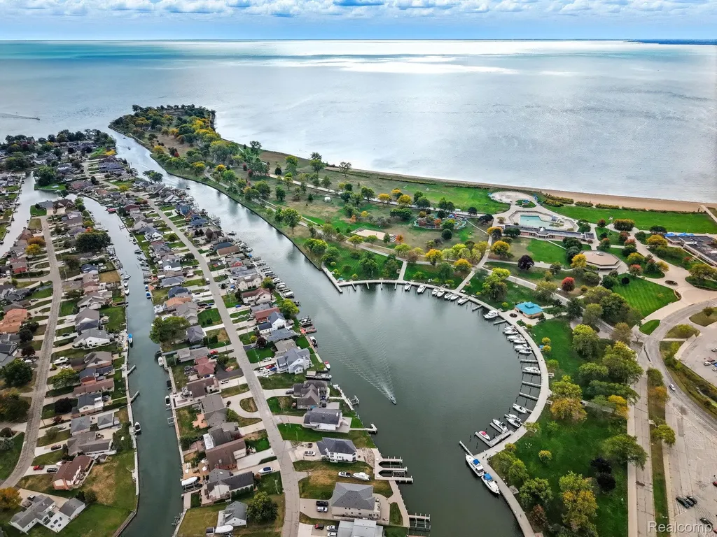 37752 Huron Pointe Drive Harrison Charter Township MI 48045