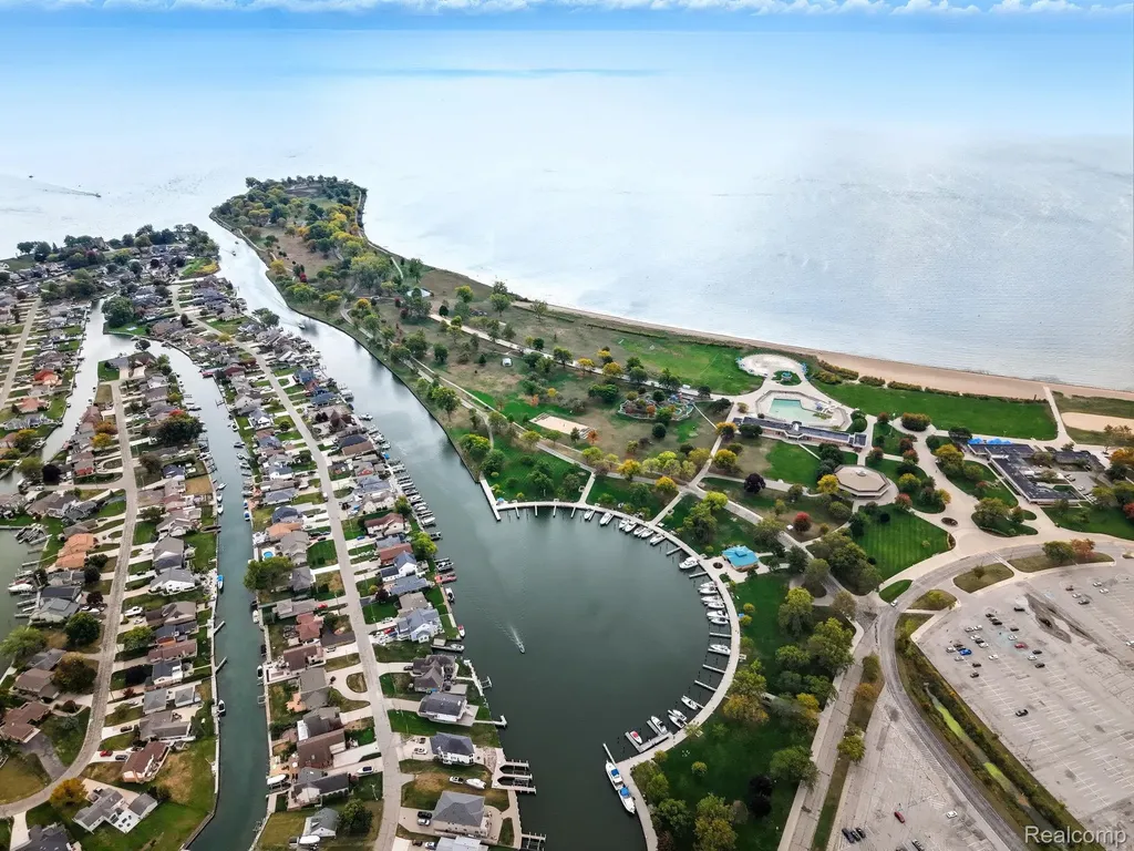 37752 Huron Pointe Drive Harrison Charter Township MI 48045