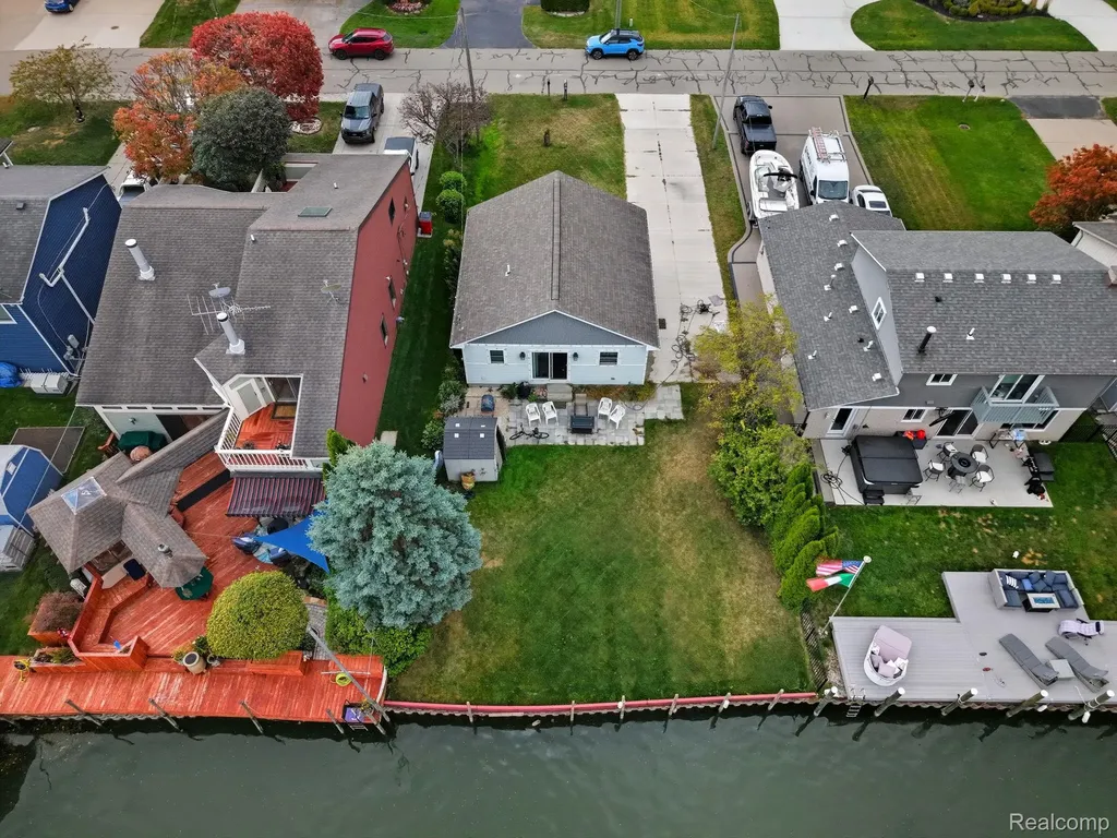 37752 Huron Pointe Drive Harrison Charter Township MI 48045