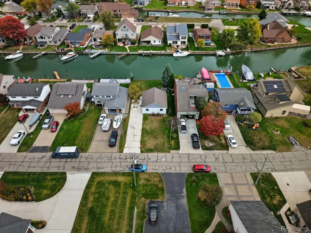 37752 Huron Pointe Drive Harrison Charter Township MI 48045