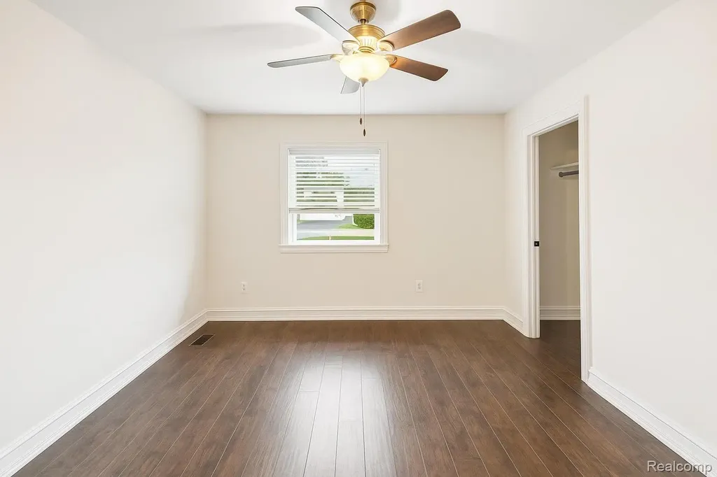 37752 Huron Pointe Drive Harrison Charter Township MI 48045