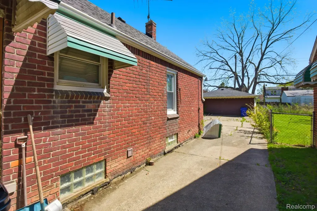 16496 Tacoma Street Detroit City MI 48205