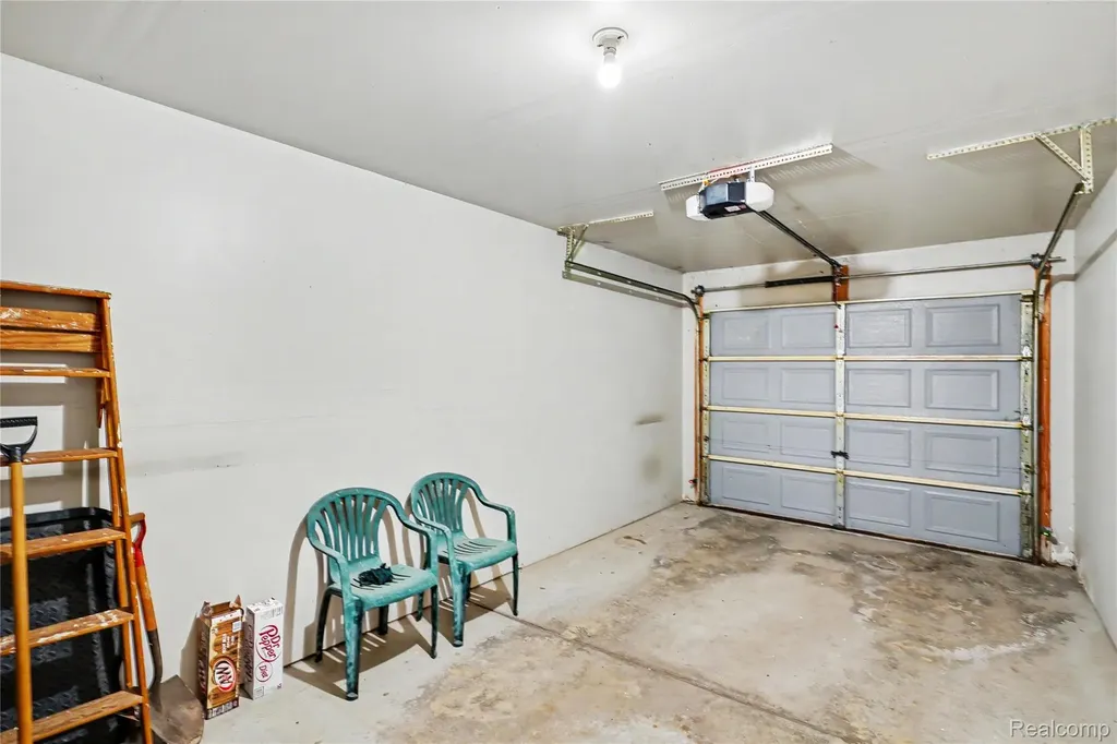 4114 Stonebridge Holly Village MI 48442