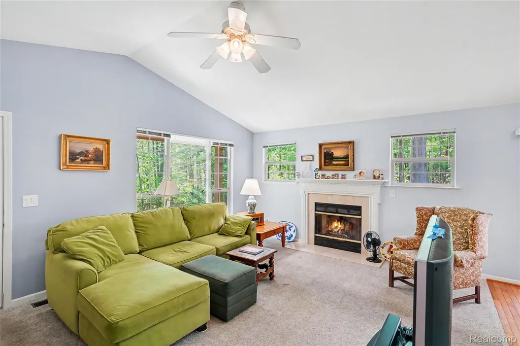 4114 Stonebridge Holly Village MI 48442