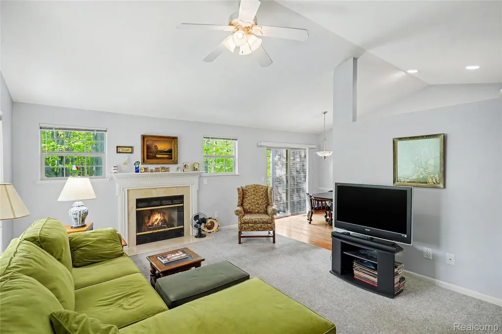 4114 Stonebridge Holly Village MI 48442