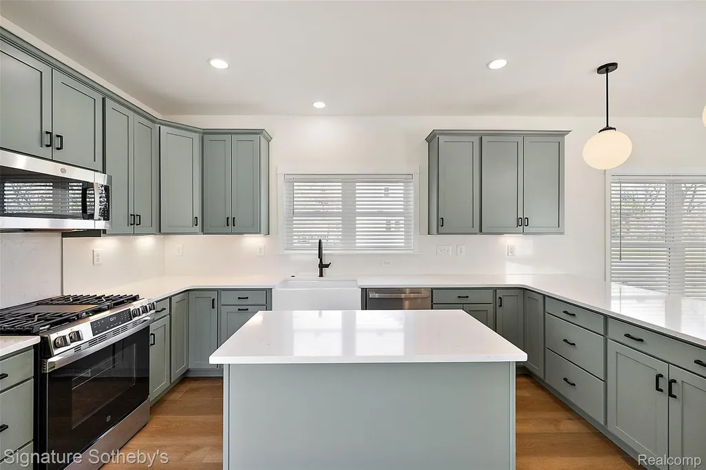 2516B Townsend Street Detroit City MI 48214