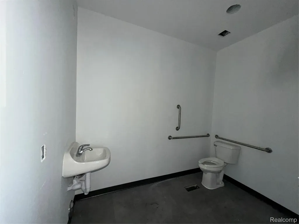 316 S Henry Street Bay City City MI 48706