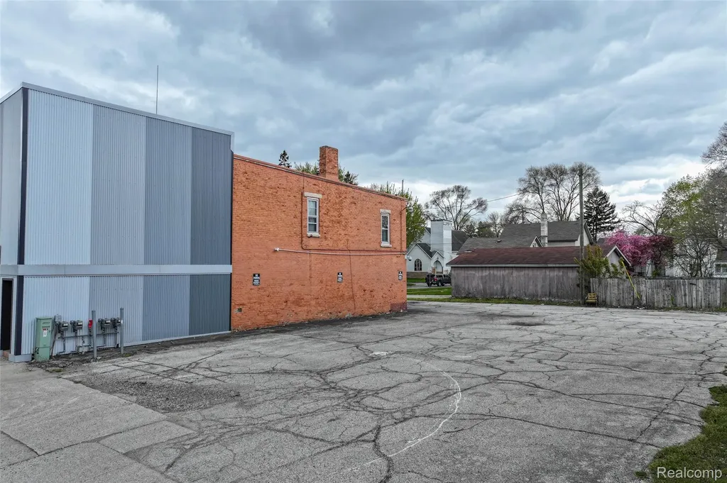 316 S Henry Street Bay City City MI 48706