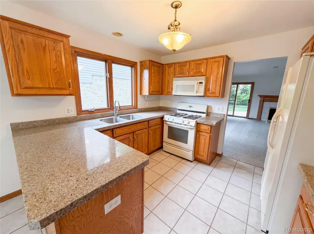 52186 Jacqueline Court Macomb Township MI 48042
