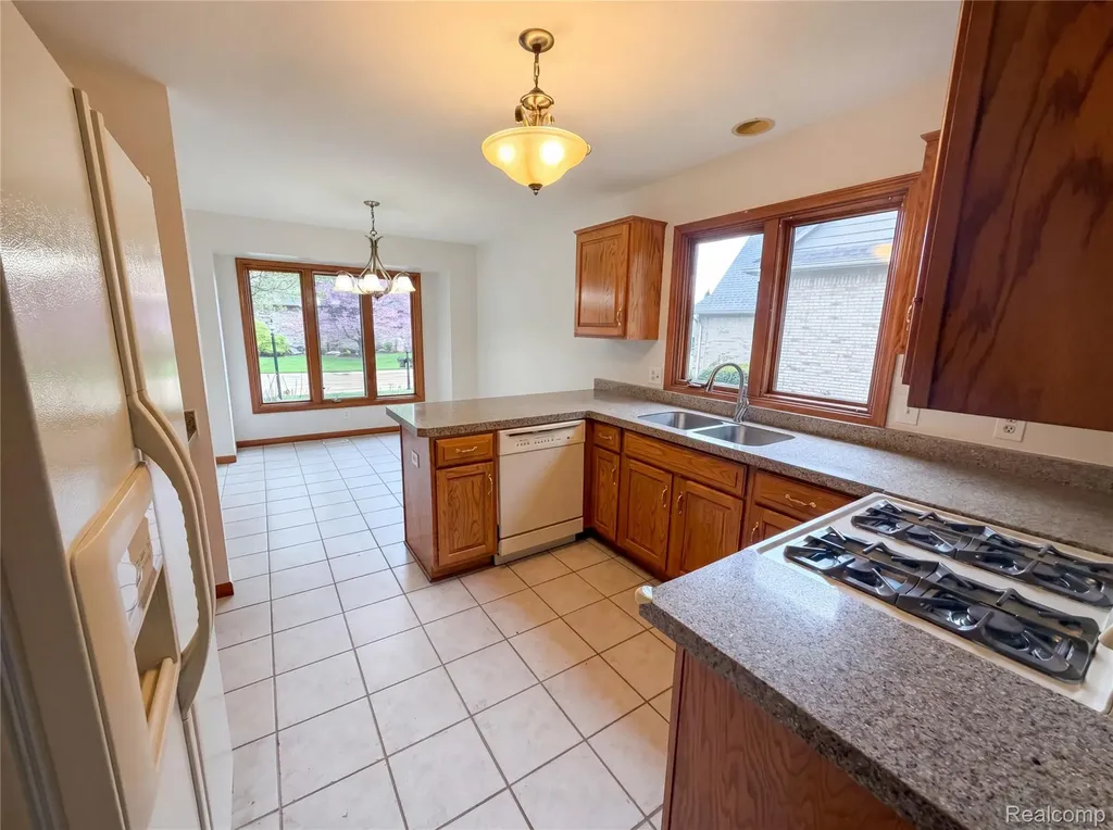 52186 Jacqueline Court Macomb Township MI 48042