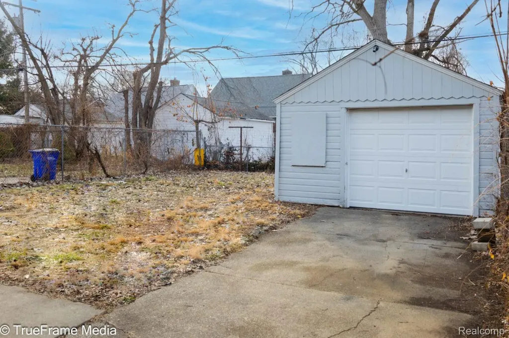 18627 Asbury Park Detroit City MI 48235