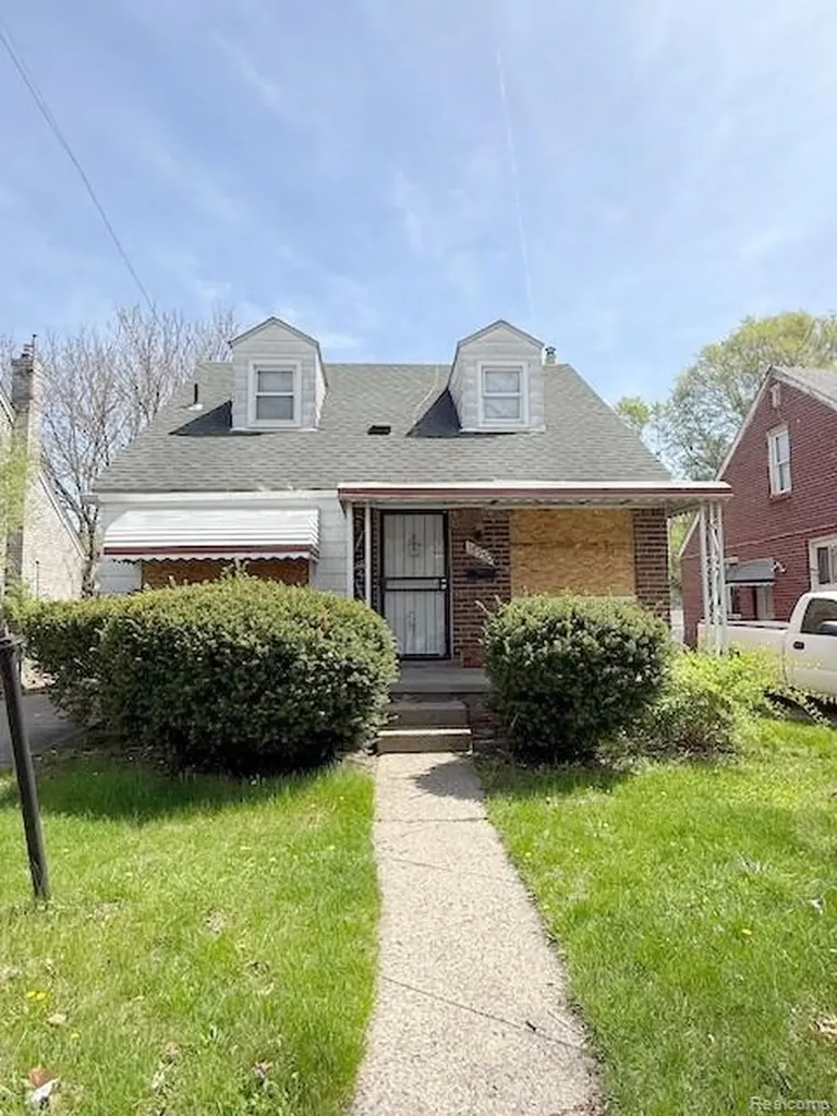 18950 Blackmoor Street Detroit City MI 48234