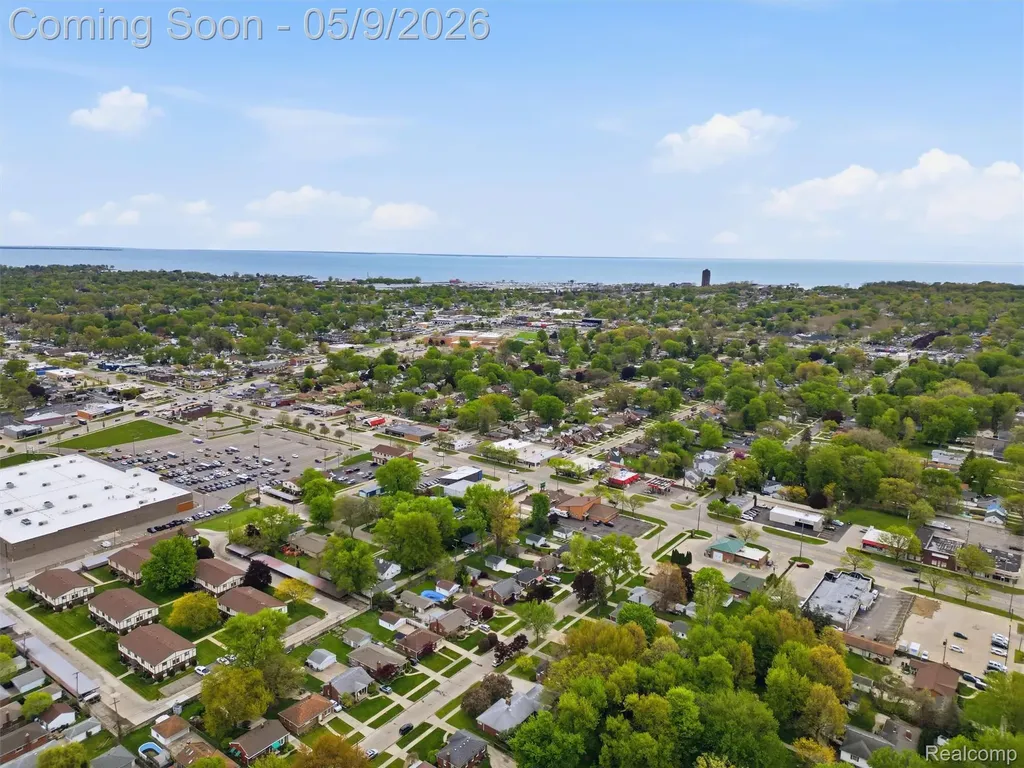 20600 Elizabeth Street St. Clair Shores City MI 48080