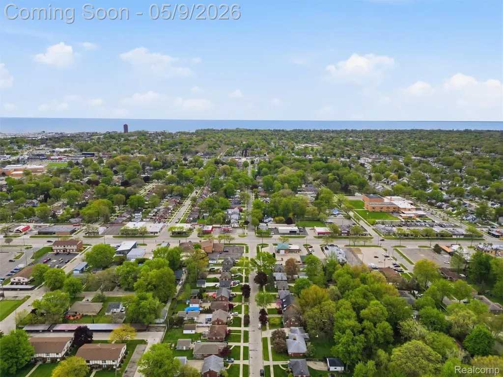 20600 Elizabeth Street St. Clair Shores City MI 48080