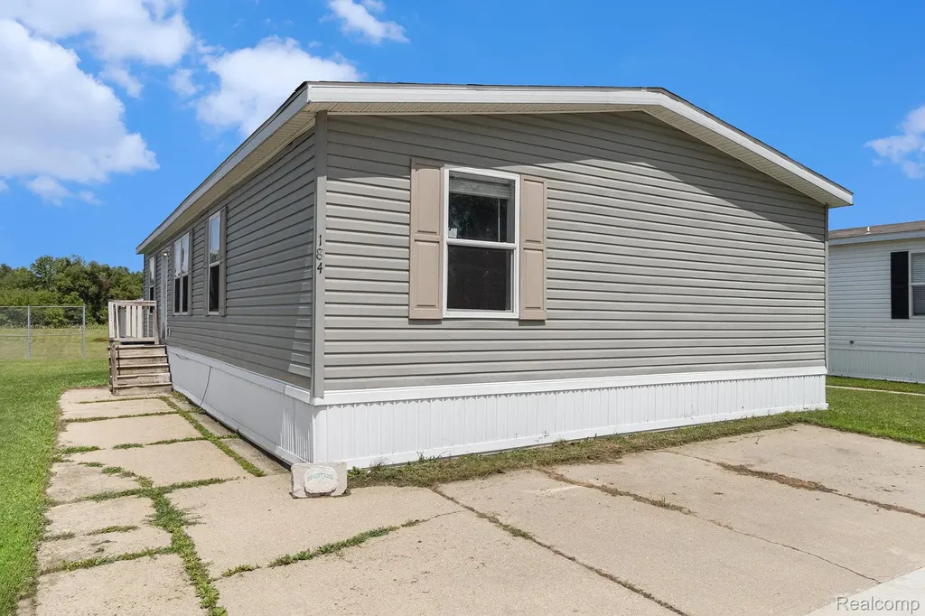 184 Pheasant Court Grand Blanc City MI 48439