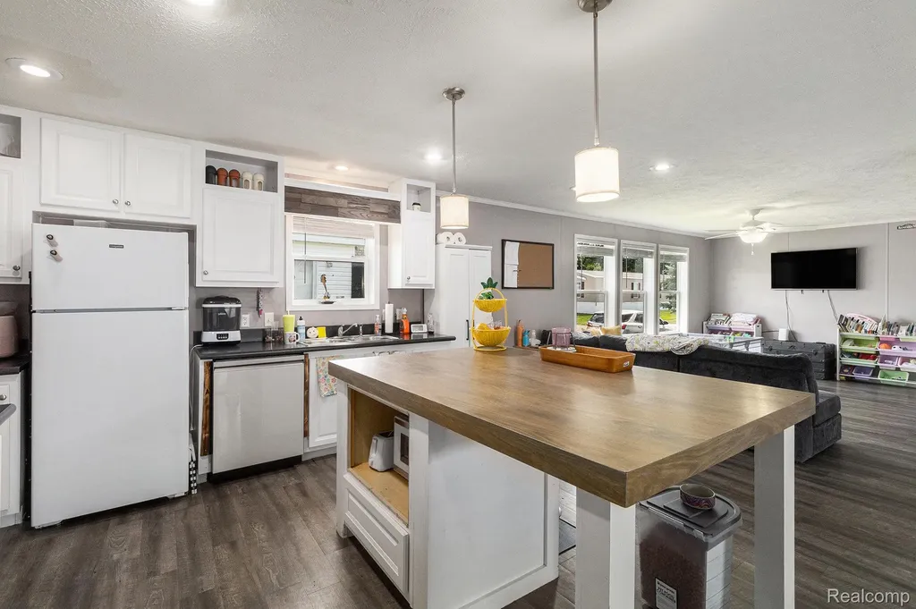 184 Pheasant Court Grand Blanc City MI 48439
