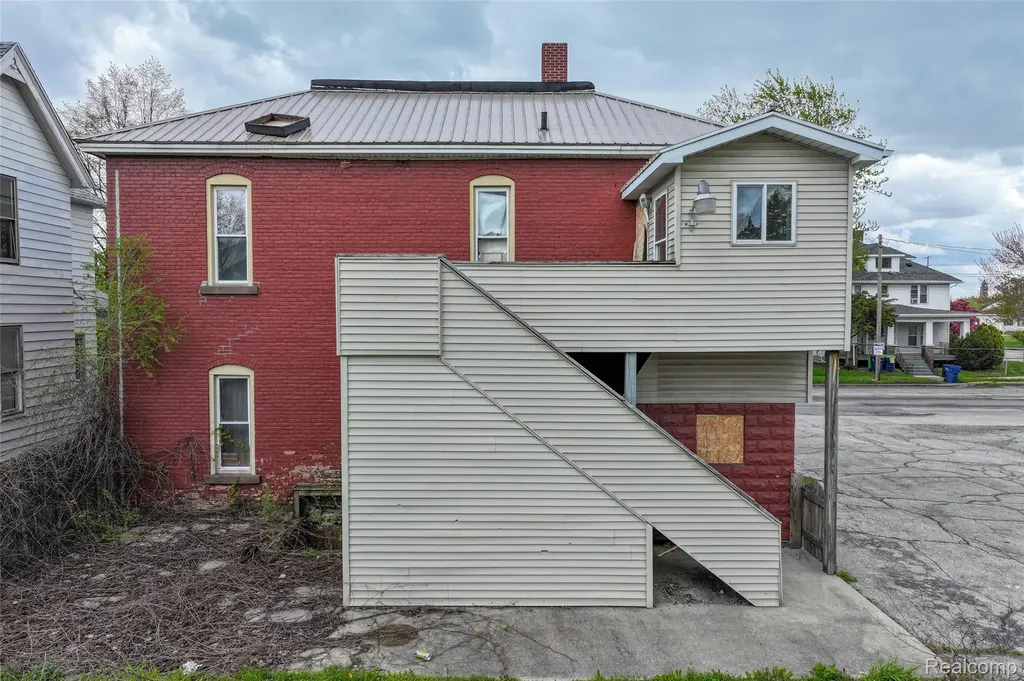 310 S Henry Street Bay City City MI 48706