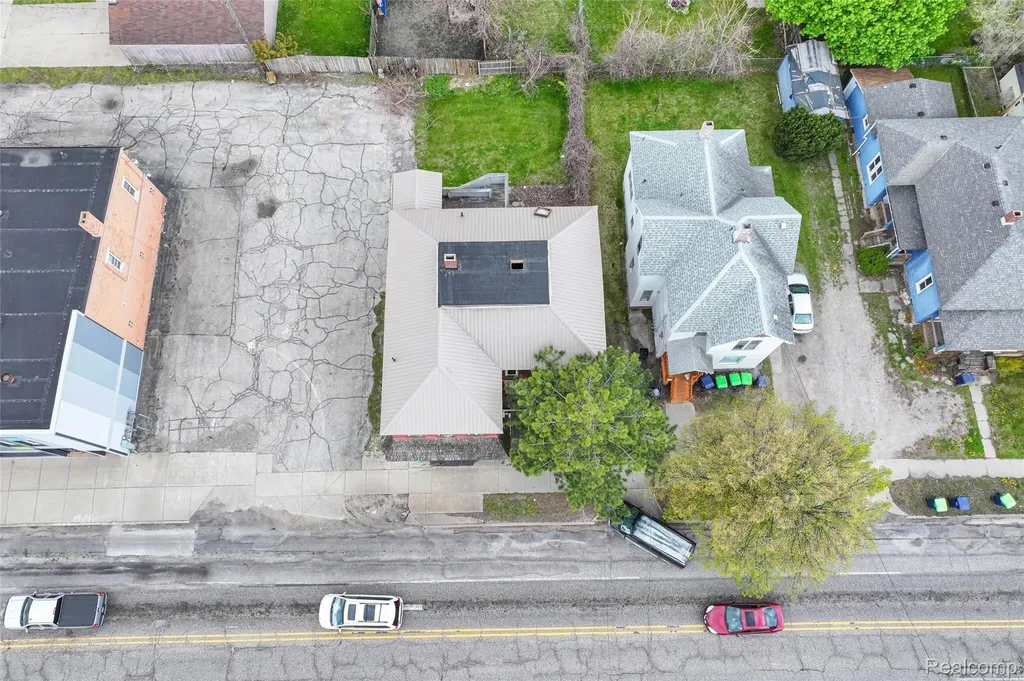310 S Henry Street Bay City City MI 48706