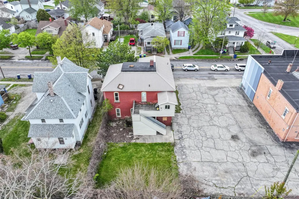 310 S Henry Street Bay City City MI 48706