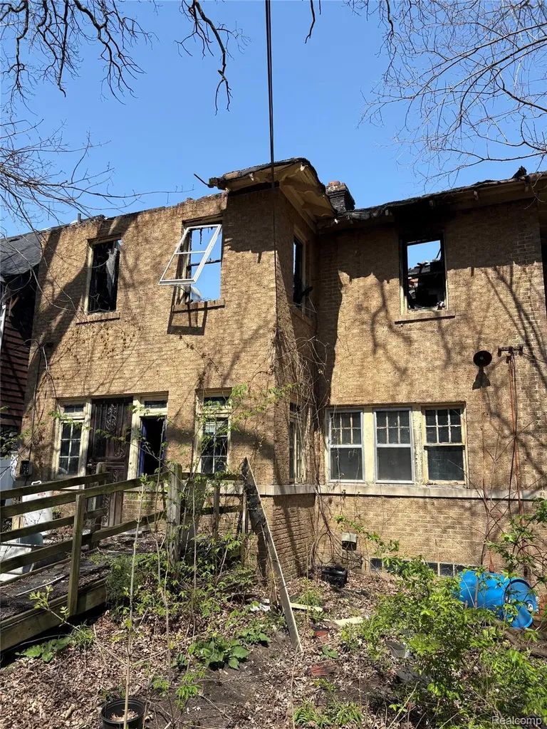 2253 Glynn Court Detroit City MI 48206