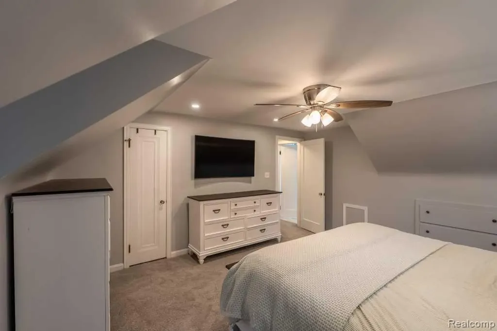 244 Gladwin Avenue Clawson City MI 48017