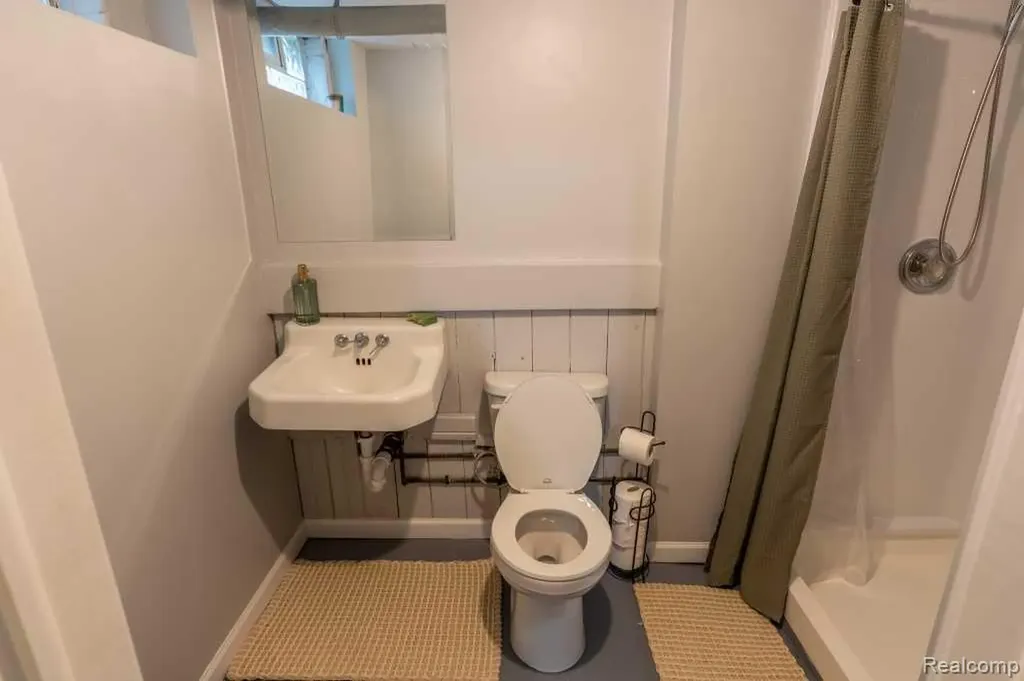 244 Gladwin Avenue Clawson City MI 48017