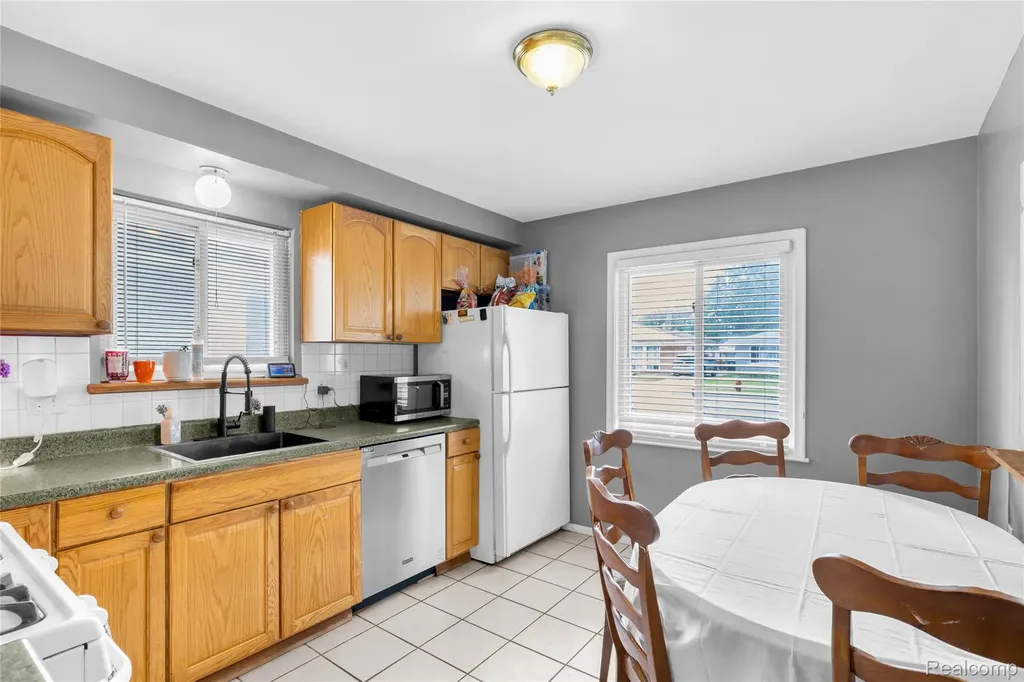12030 Arcola Street Livonia City MI 48150