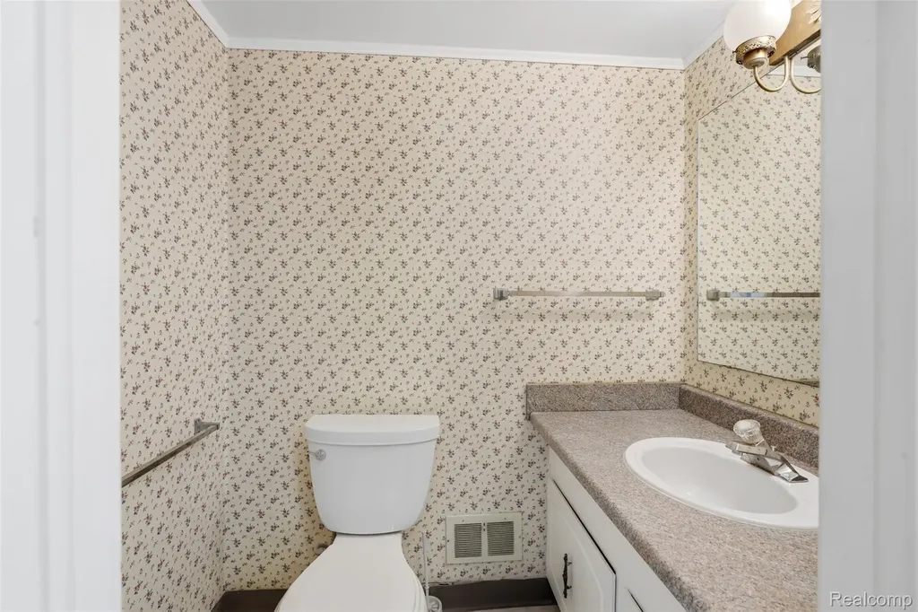 3252 Bolgos Circle Ann Arbor City MI 48105