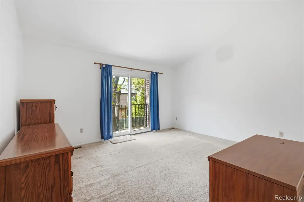 3252 Bolgos Circle Ann Arbor City MI 48105
