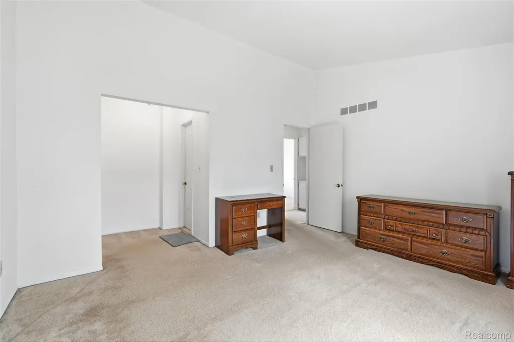 3252 Bolgos Circle Ann Arbor City MI 48105