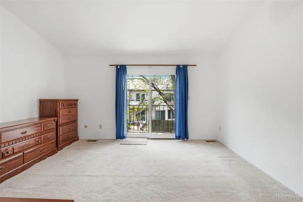 3252 Bolgos Circle Ann Arbor City MI 48105