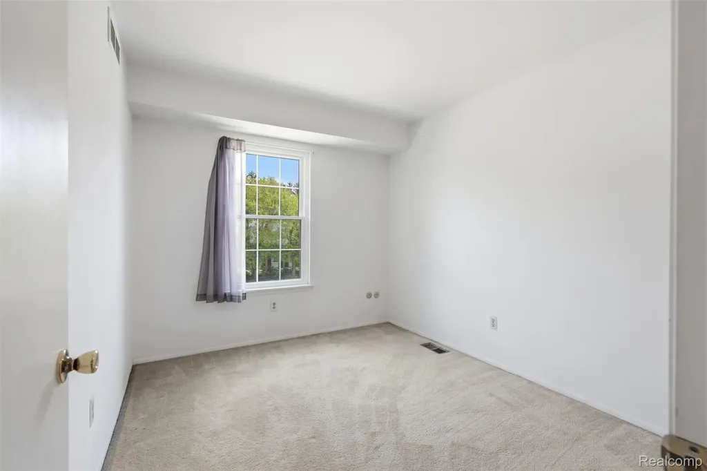 3252 Bolgos Circle Ann Arbor City MI 48105
