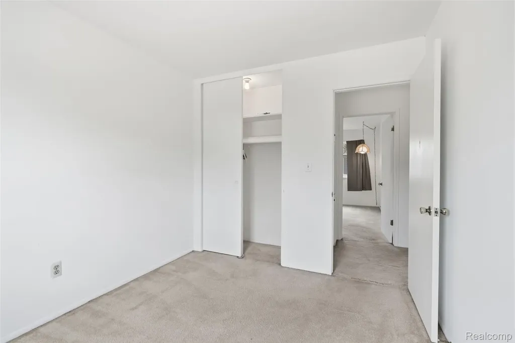 3252 Bolgos Circle Ann Arbor City MI 48105
