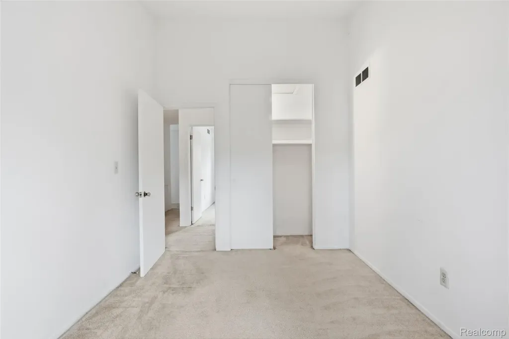 3252 Bolgos Circle Ann Arbor City MI 48105