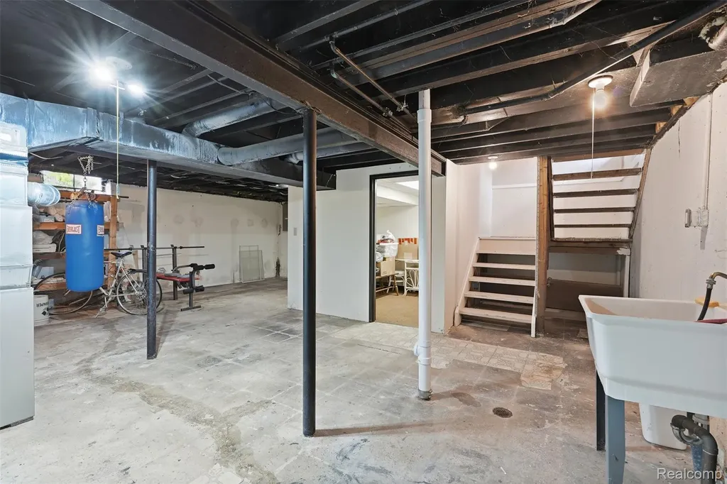 3252 Bolgos Circle Ann Arbor City MI 48105