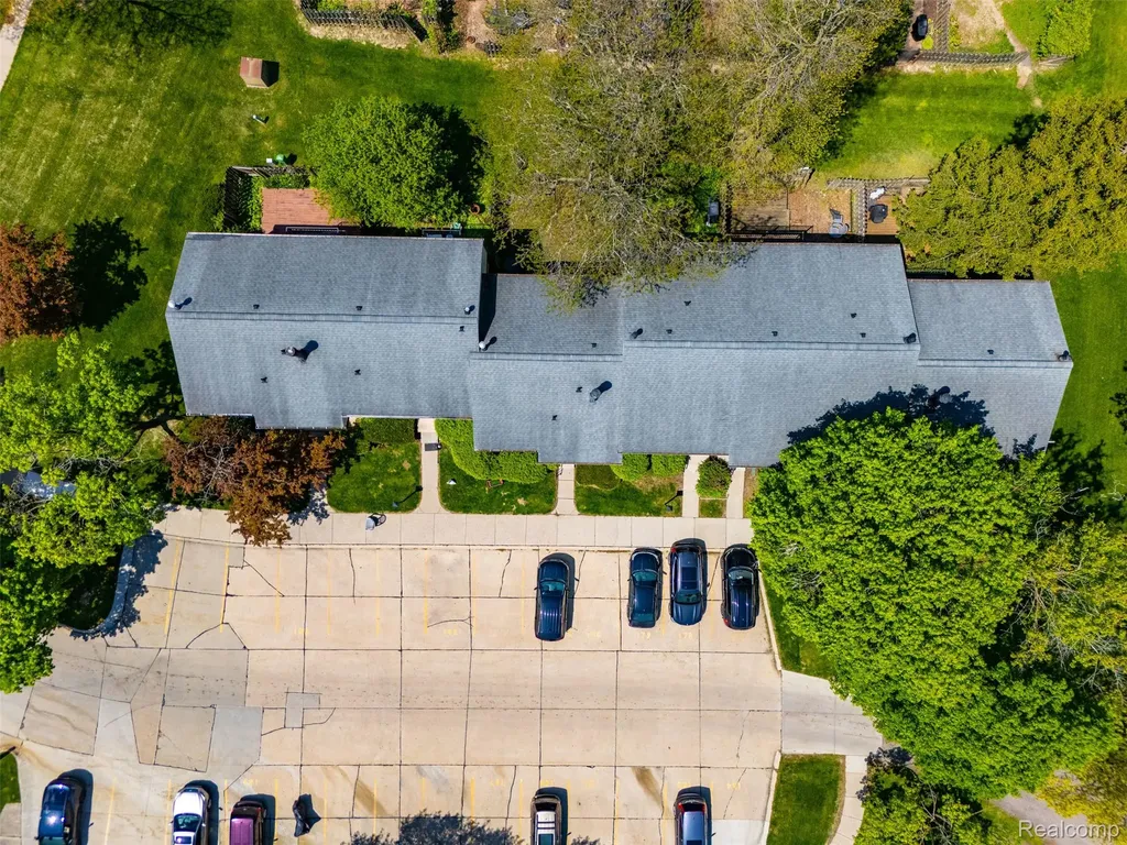 3252 Bolgos Circle Ann Arbor City MI 48105