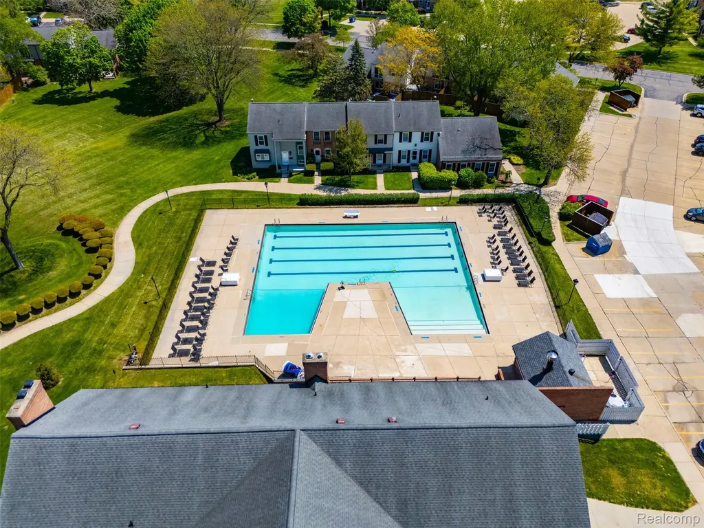 3252 Bolgos Circle Ann Arbor City MI 48105