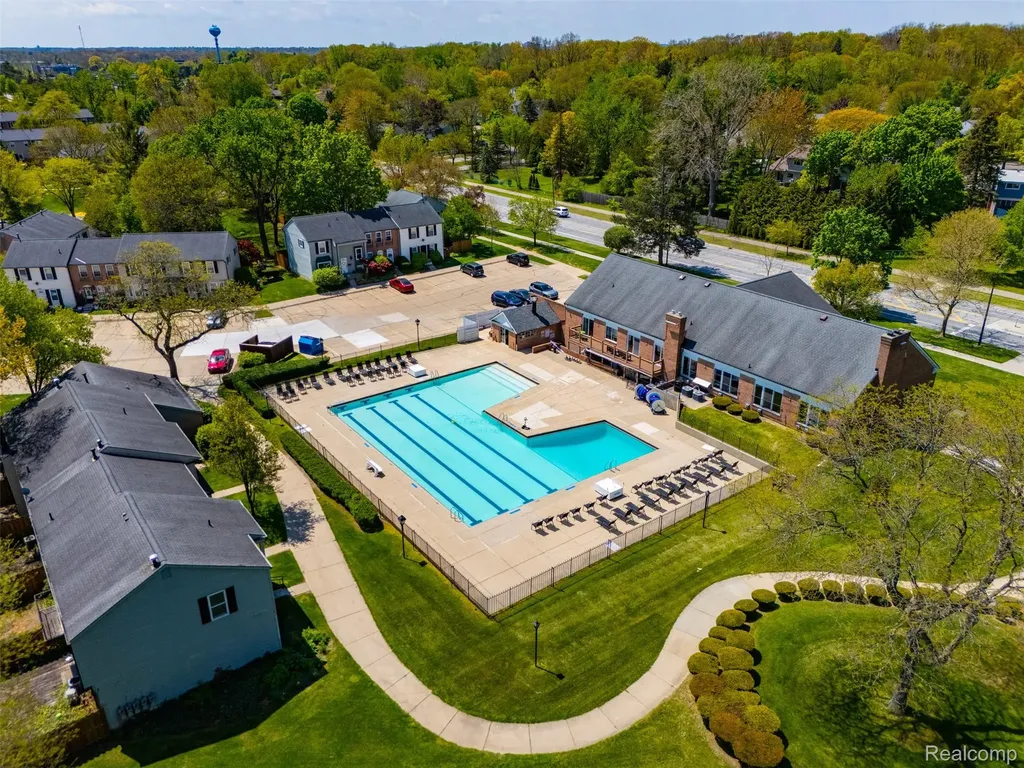 3252 Bolgos Circle Ann Arbor City MI 48105
