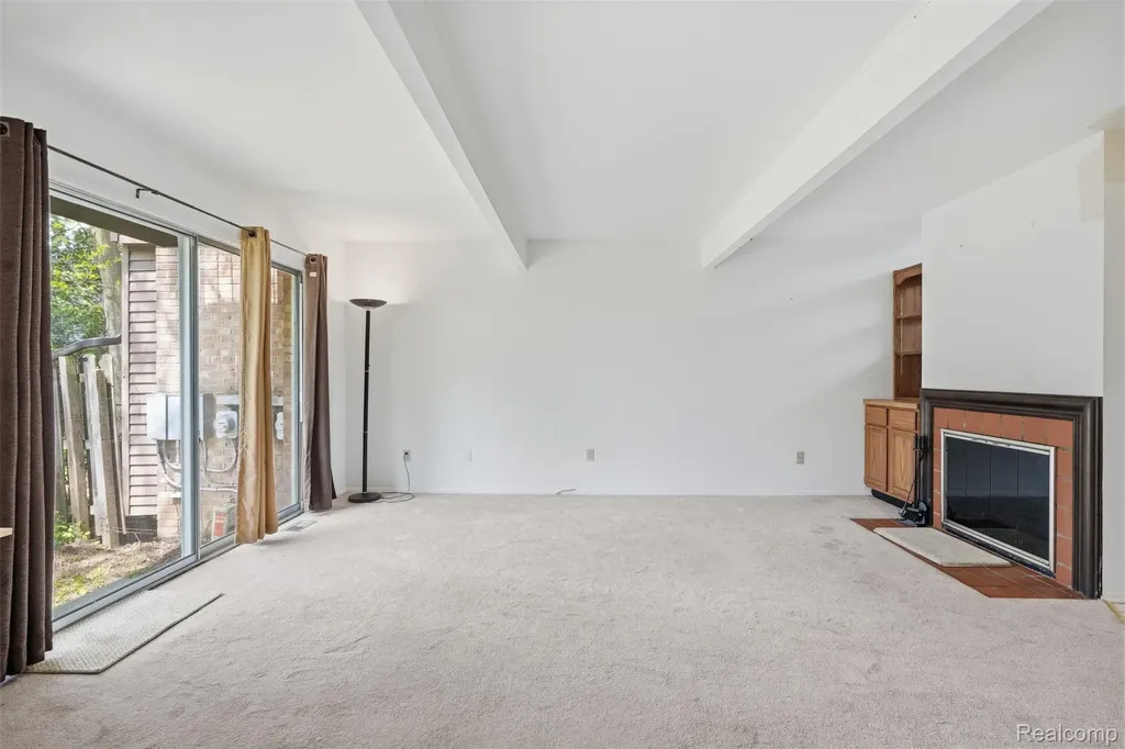 3252 Bolgos Circle Ann Arbor City MI 48105