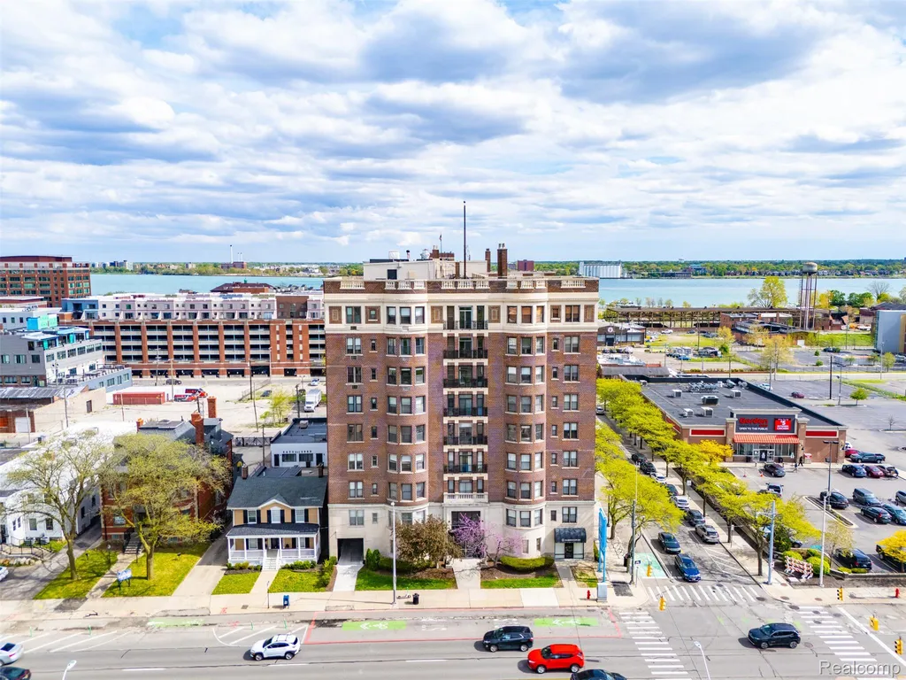 2900 E Jefferson Detroit City MI 48207