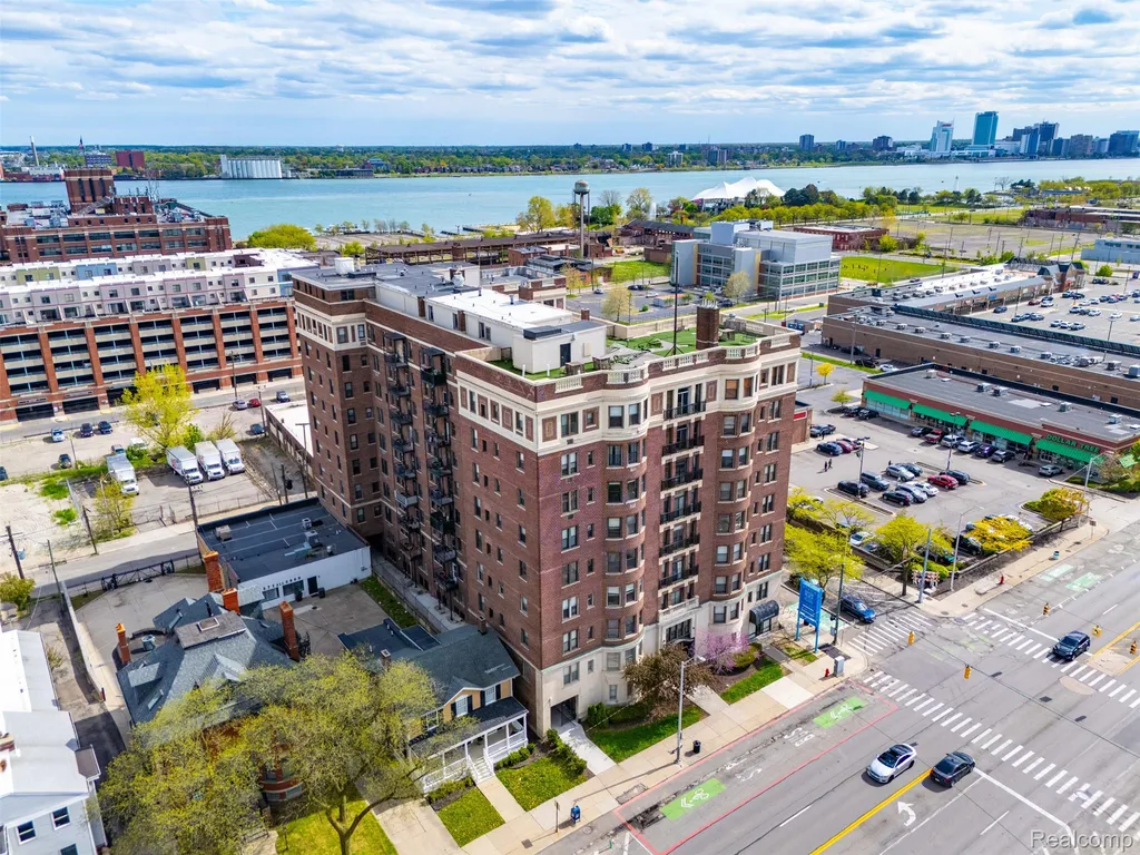 2900 E Jefferson Detroit City MI 48207