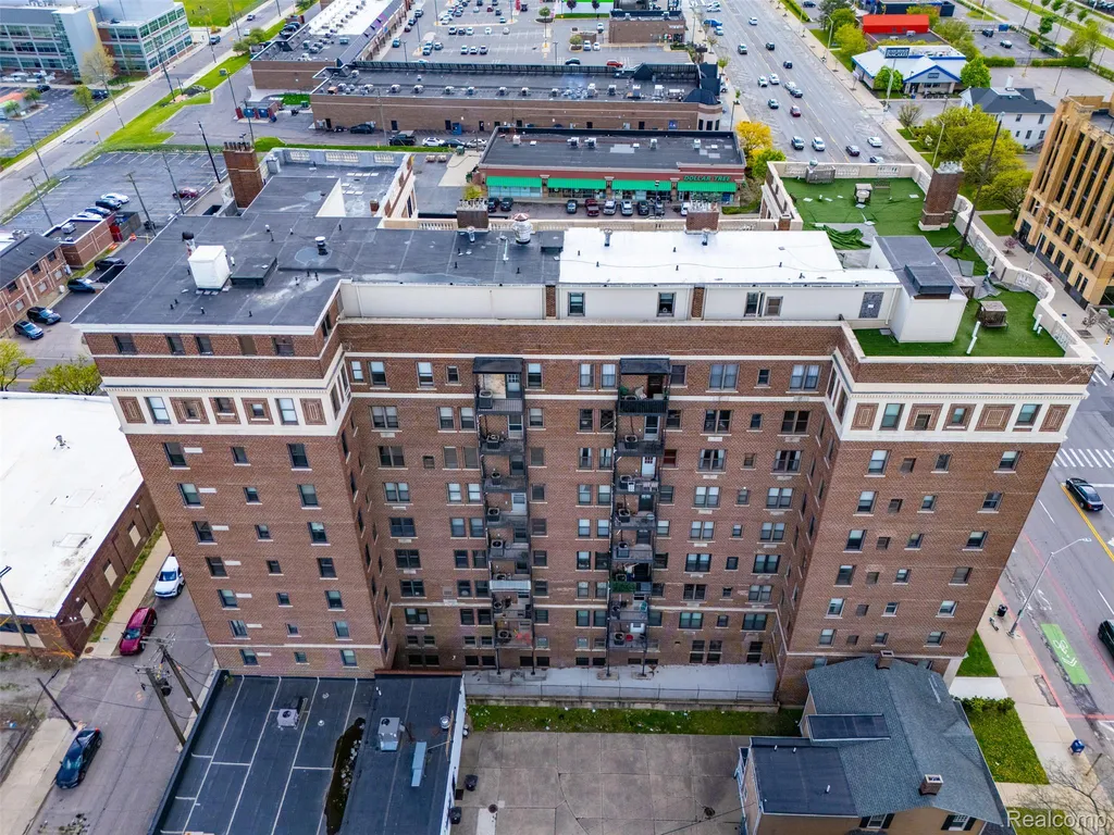 2900 E Jefferson Detroit City MI 48207