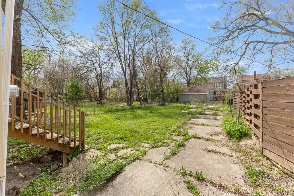 9375 Mendota Street Detroit City MI 48204