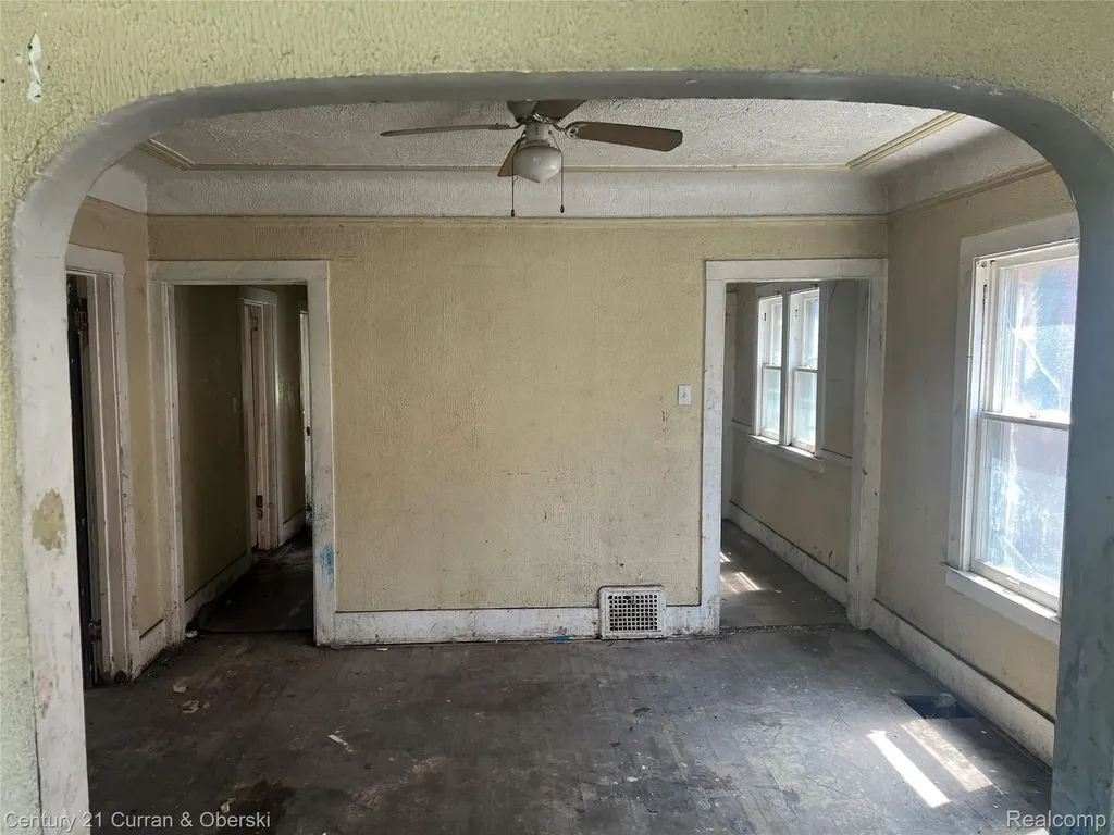 47 W Arizona Street Detroit City MI 48203