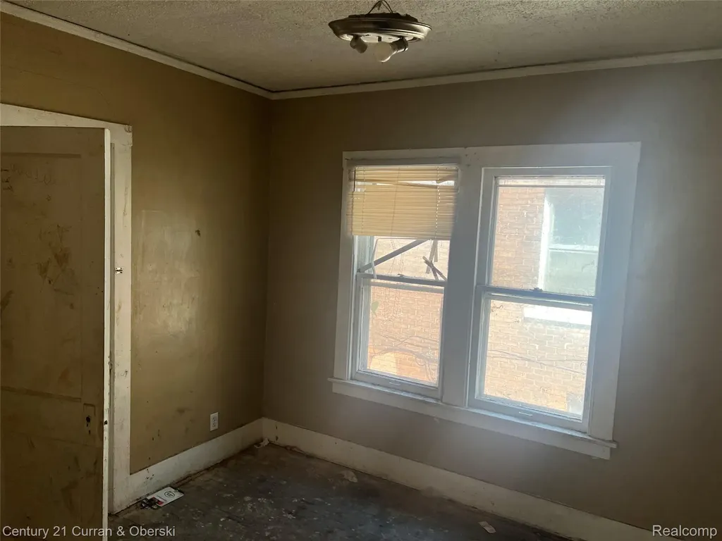 47 W Arizona Street Detroit City MI 48203
