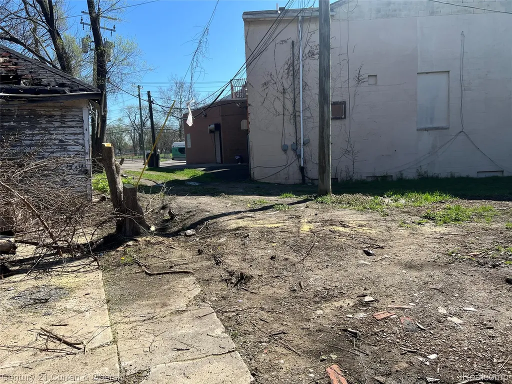 47 W Arizona Street Detroit City MI 48203