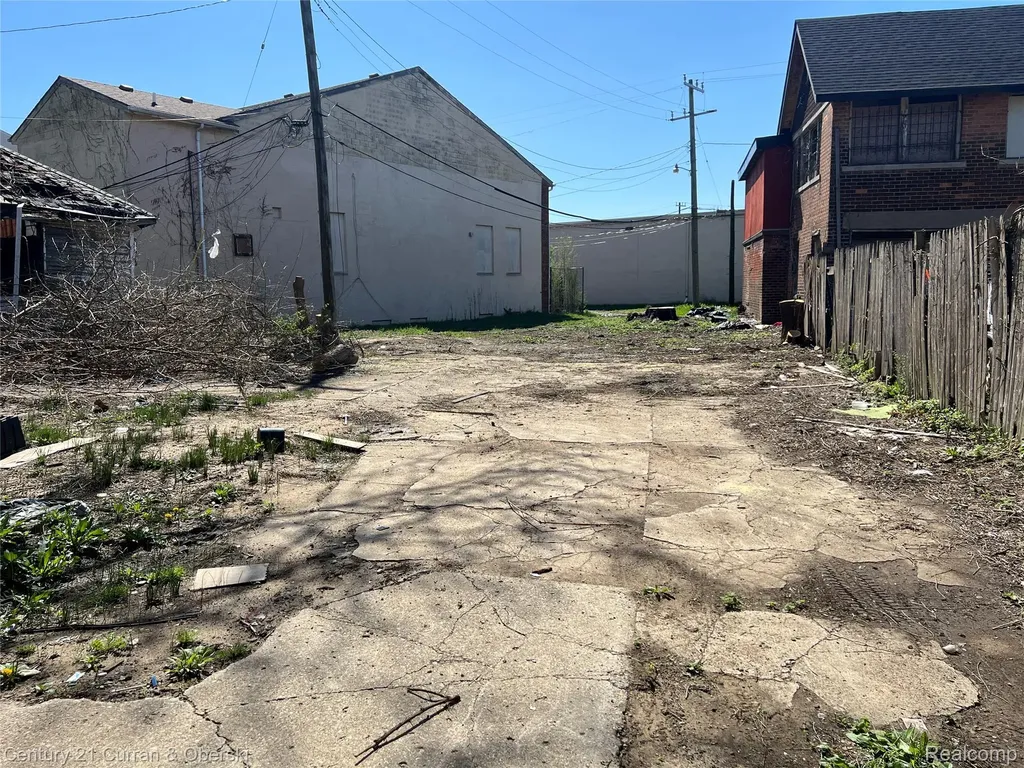 47 W Arizona Street Detroit City MI 48203