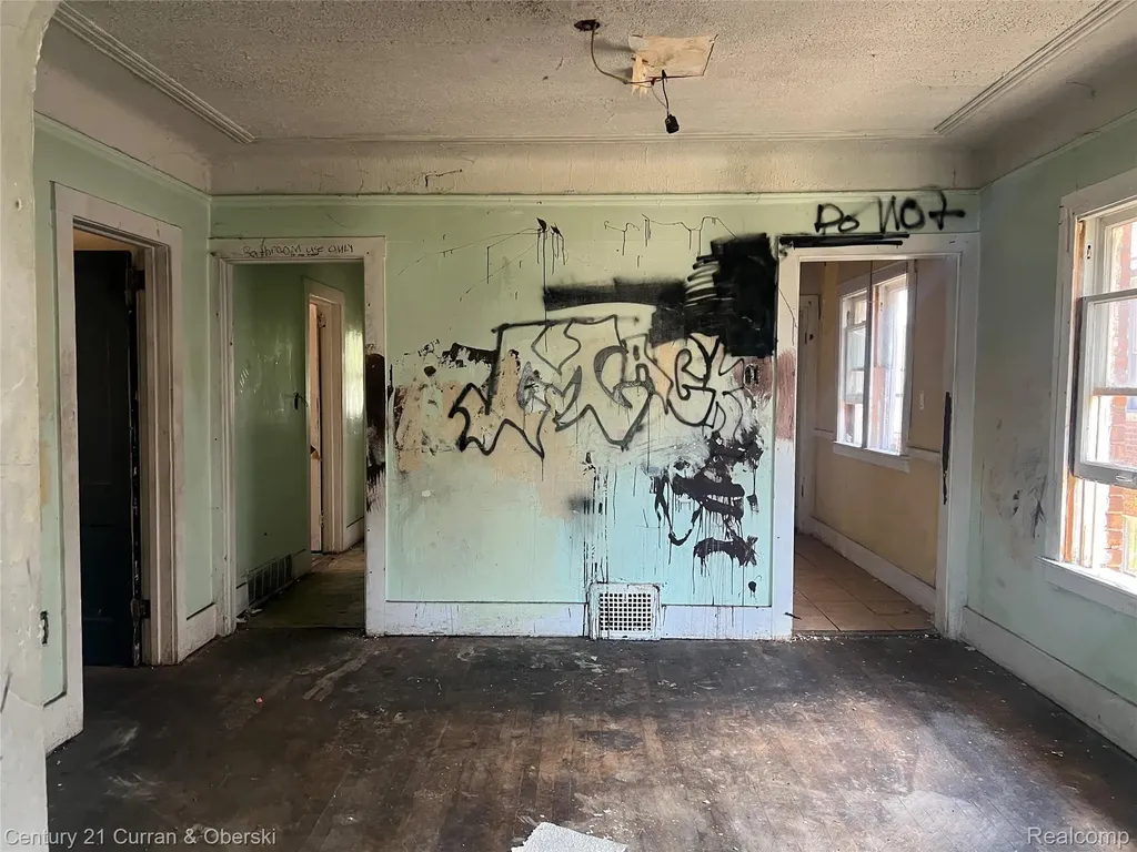 47 W Arizona Street Detroit City MI 48203