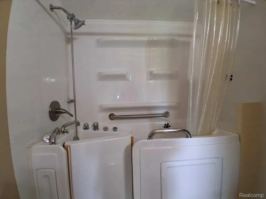 10055 N Genesee Road NW Thetford Township MI 48458
